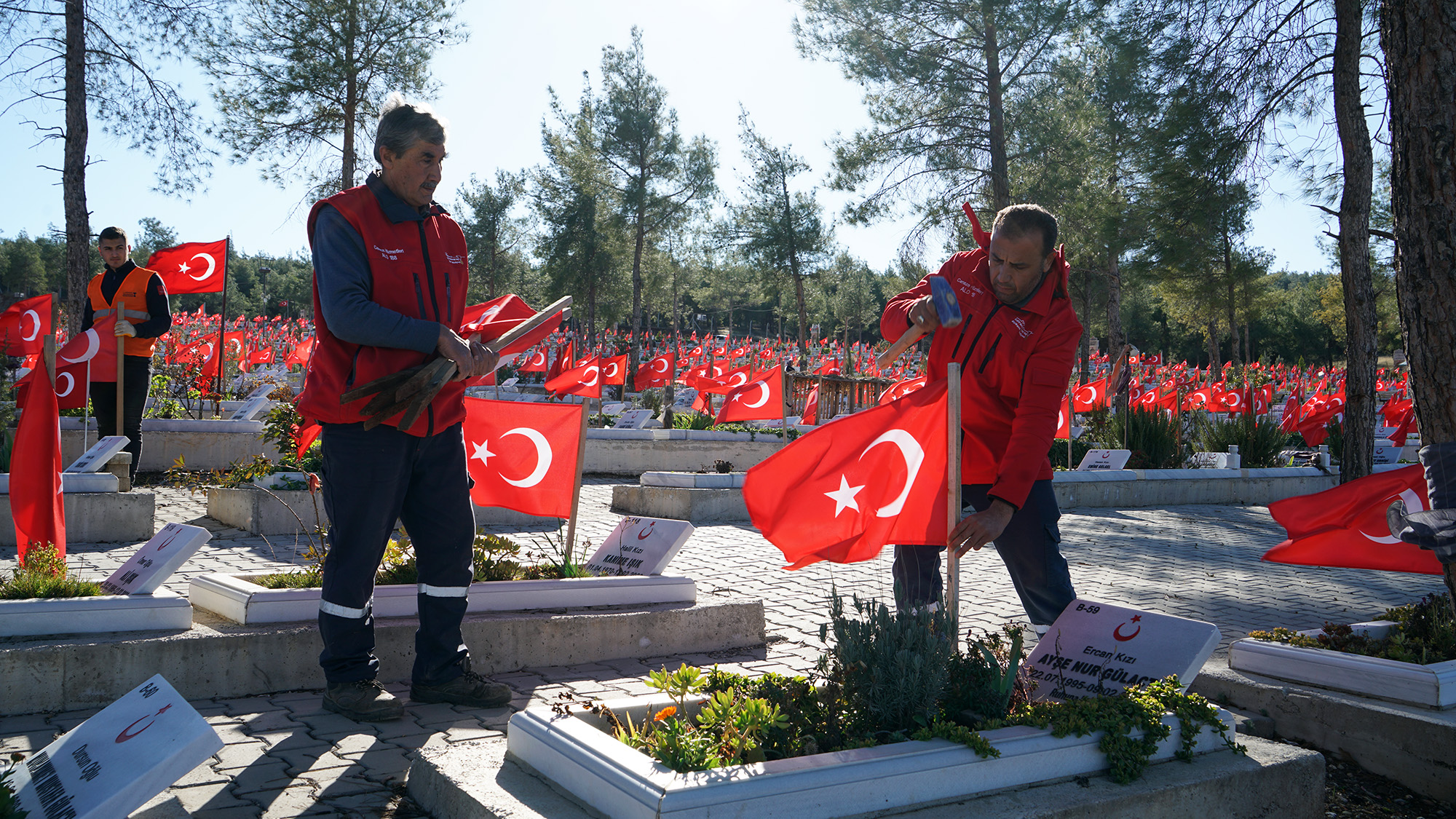 Deprem Şehitliği (5)