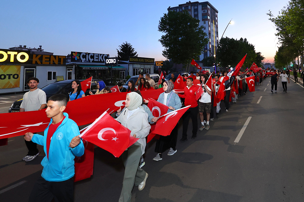 19 Mayıs Yürüyüşü (2)