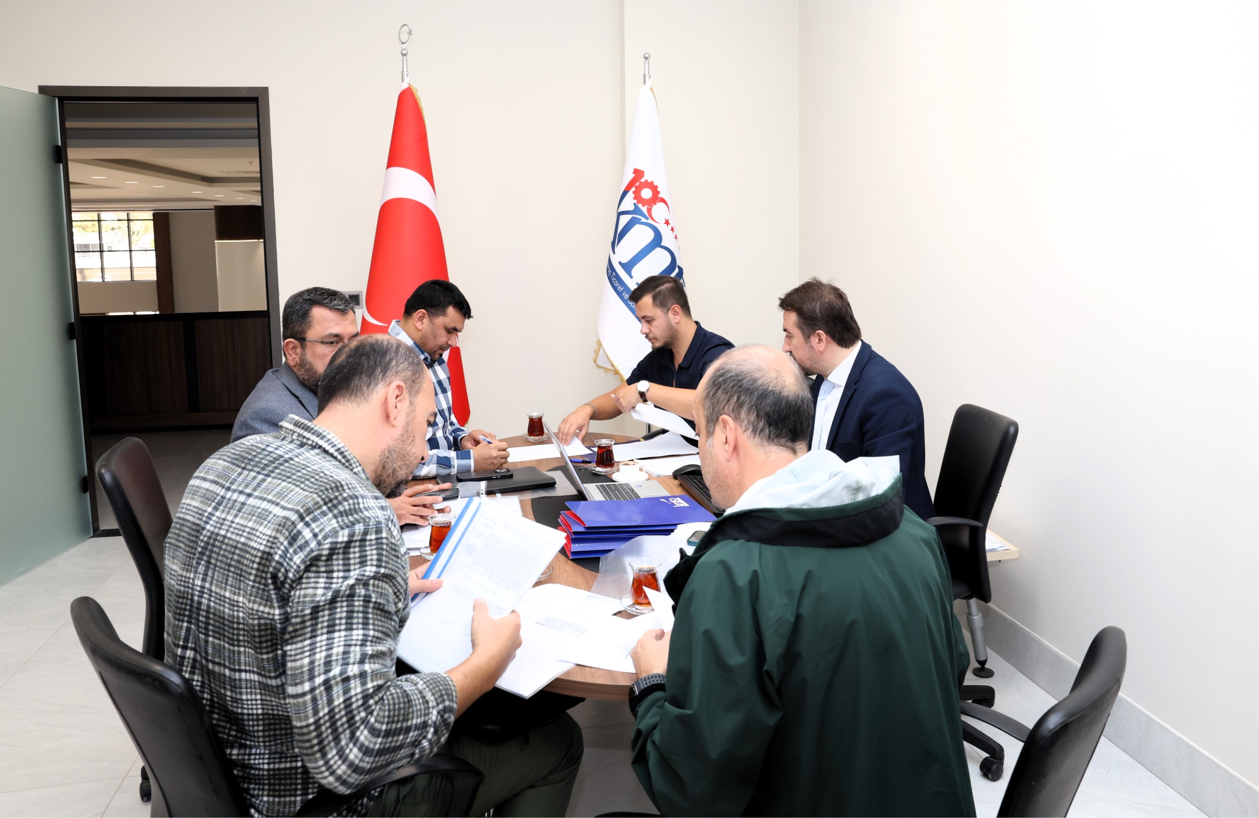 Aabb35E2 E12C 44De A53D 6B82909Bef3F