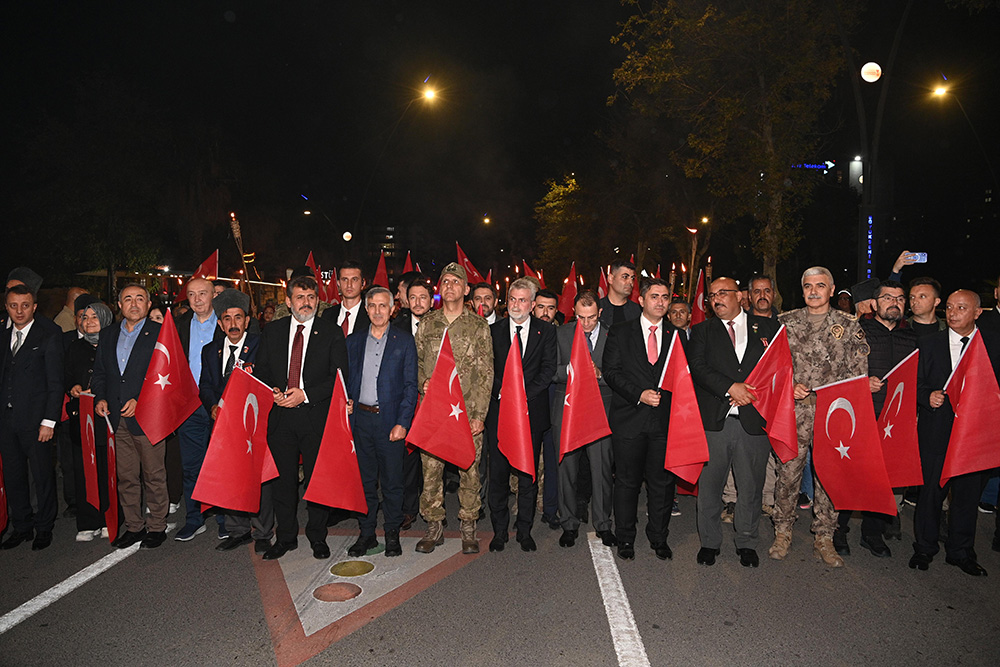 Cumhuriyet Yürüyüşü (2)