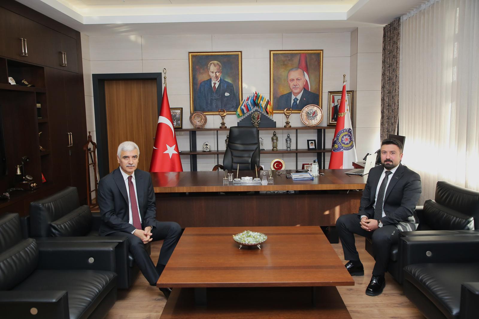 99282358 B948 4363 A163 75Cb078D5C8A