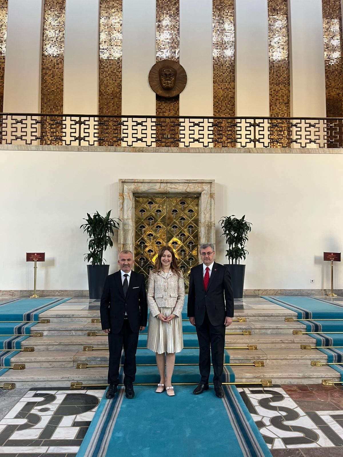 615699892 18301464208259159 8625730944112502378 N