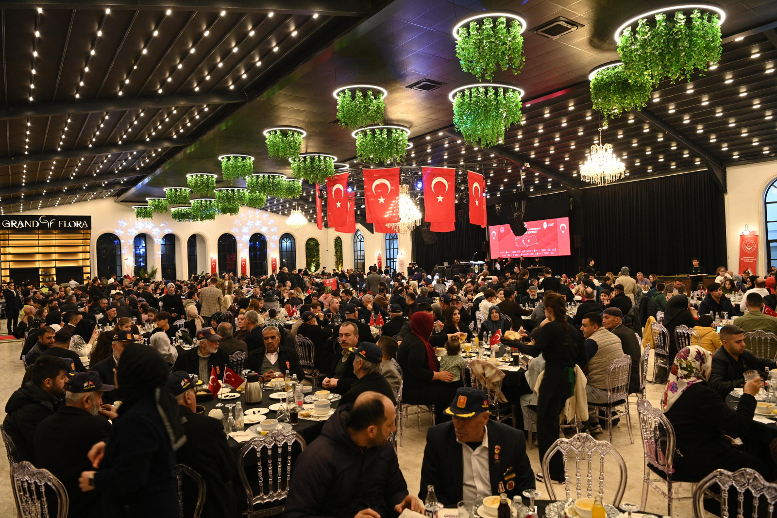 Buyuk Aile Sofrasi 5