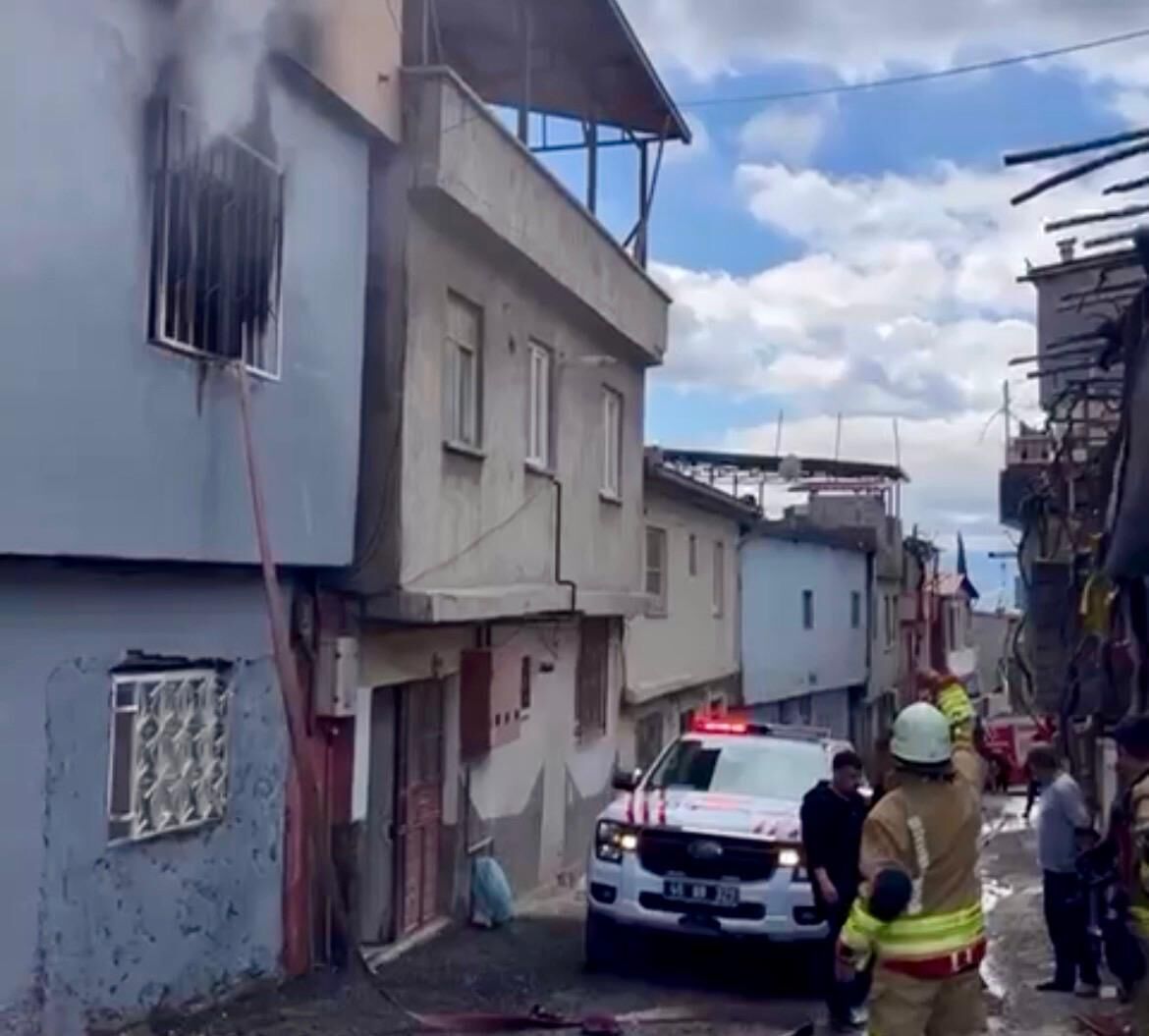 Fed06D9F B5Ba 4635 A5Cf 68Be6C40315F