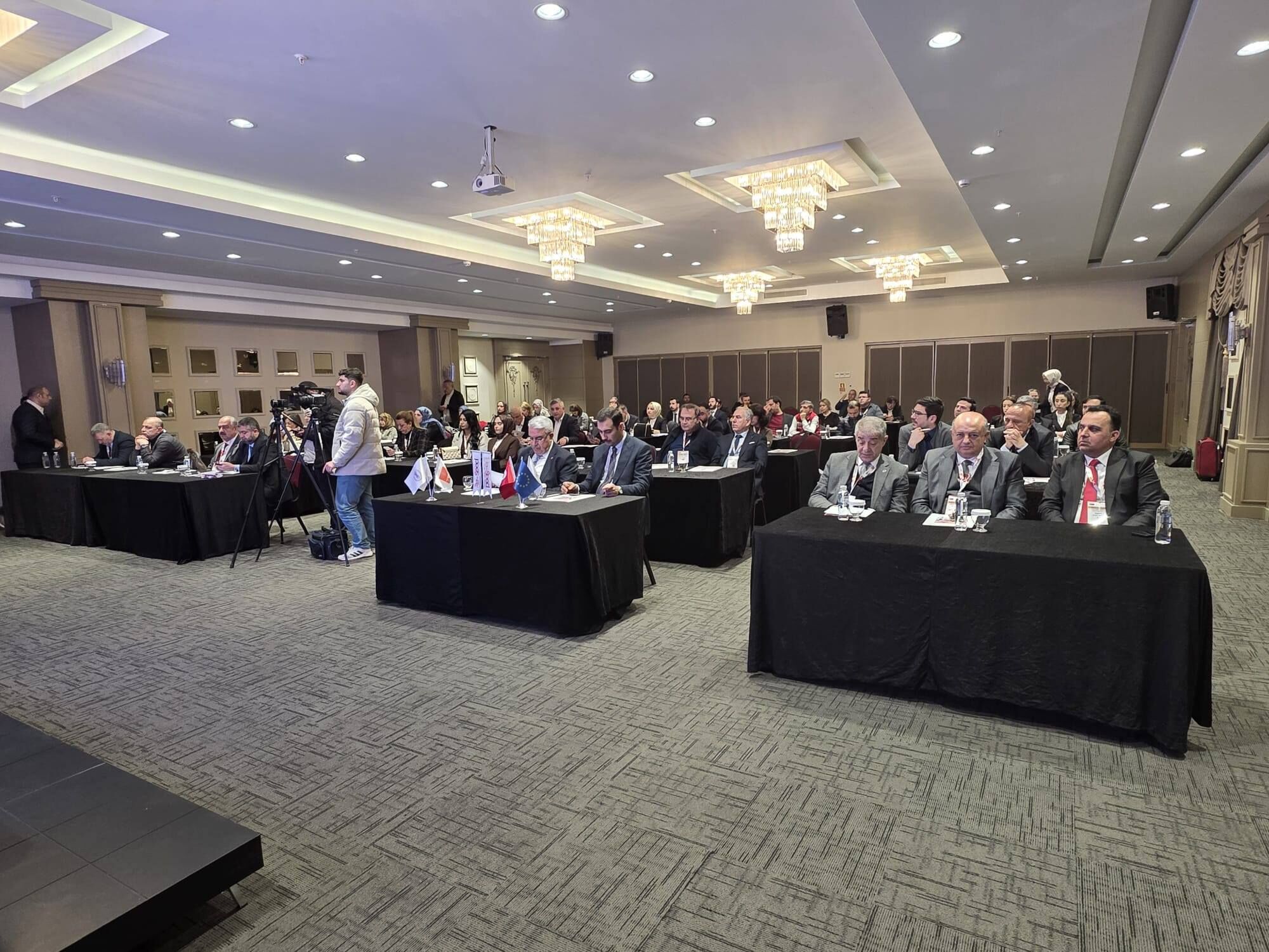 661651351 4274850449465155 416385630751599891 N