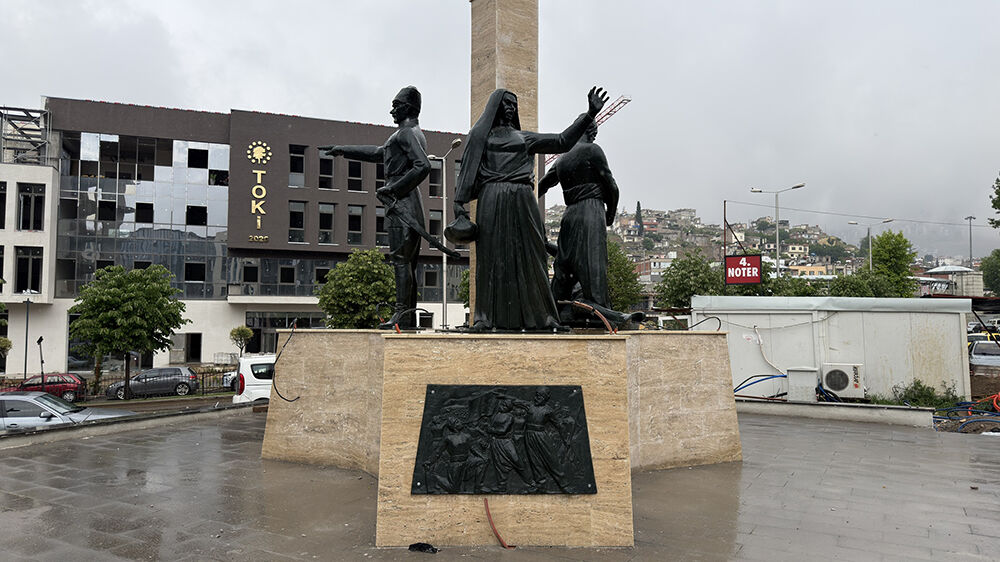 Kıbrıs Meydanı (3)