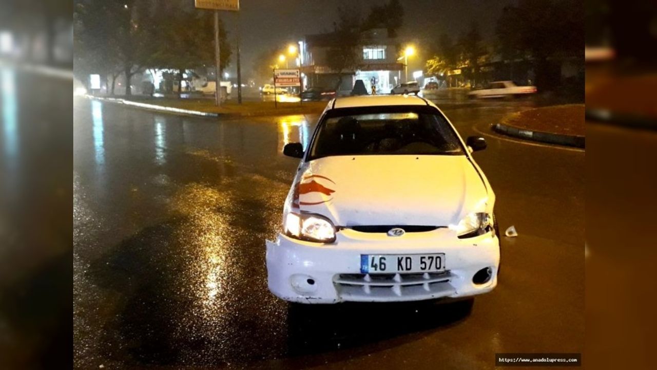 Kahramanmaraş'ta iki otomobil çarpıştı: 4 yaralı
