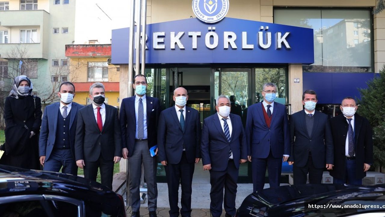 Ak Parti Milletvekilleri İstiklal Üniversitesi’ni ziyaret etti