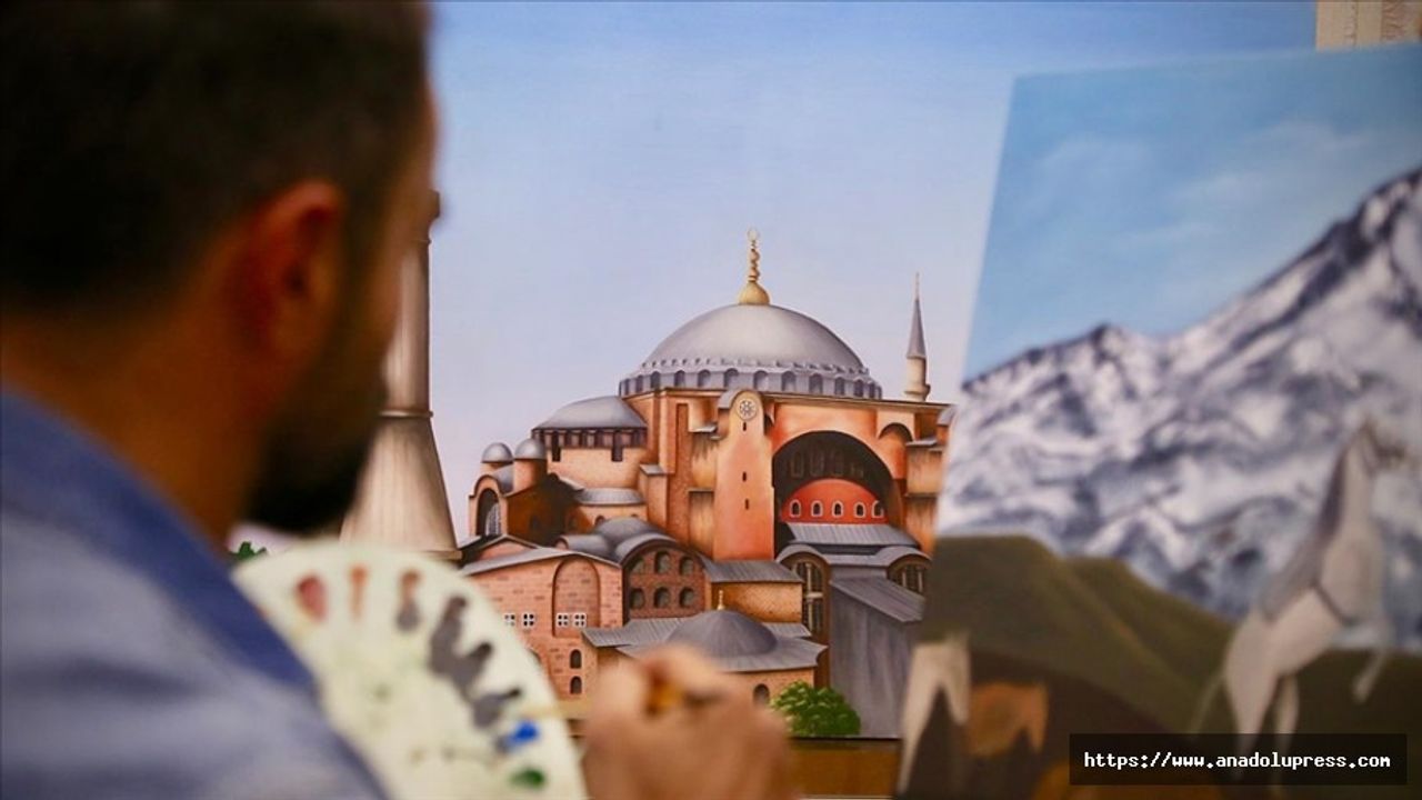 İnşaat ustasının tabloları göz kamaştırıyor