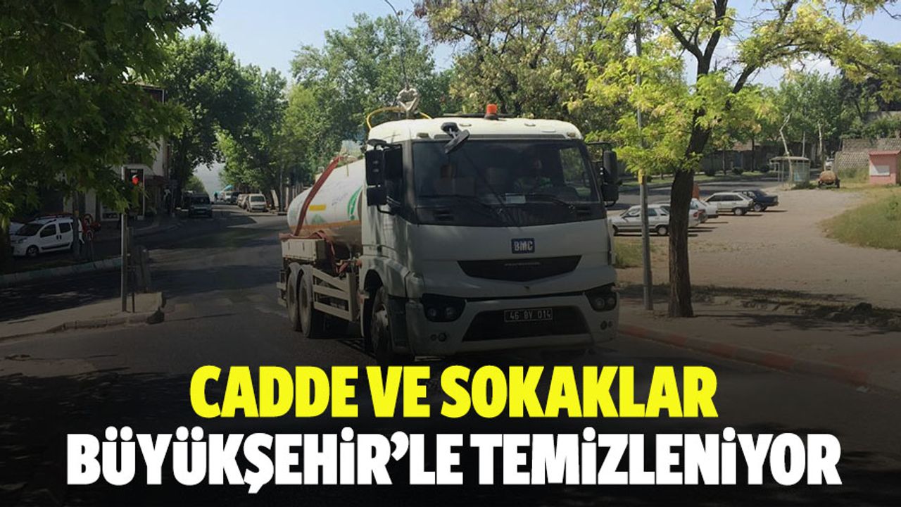 Cadde Ve Sokaklar Büyükşehir’le Temizleniyor