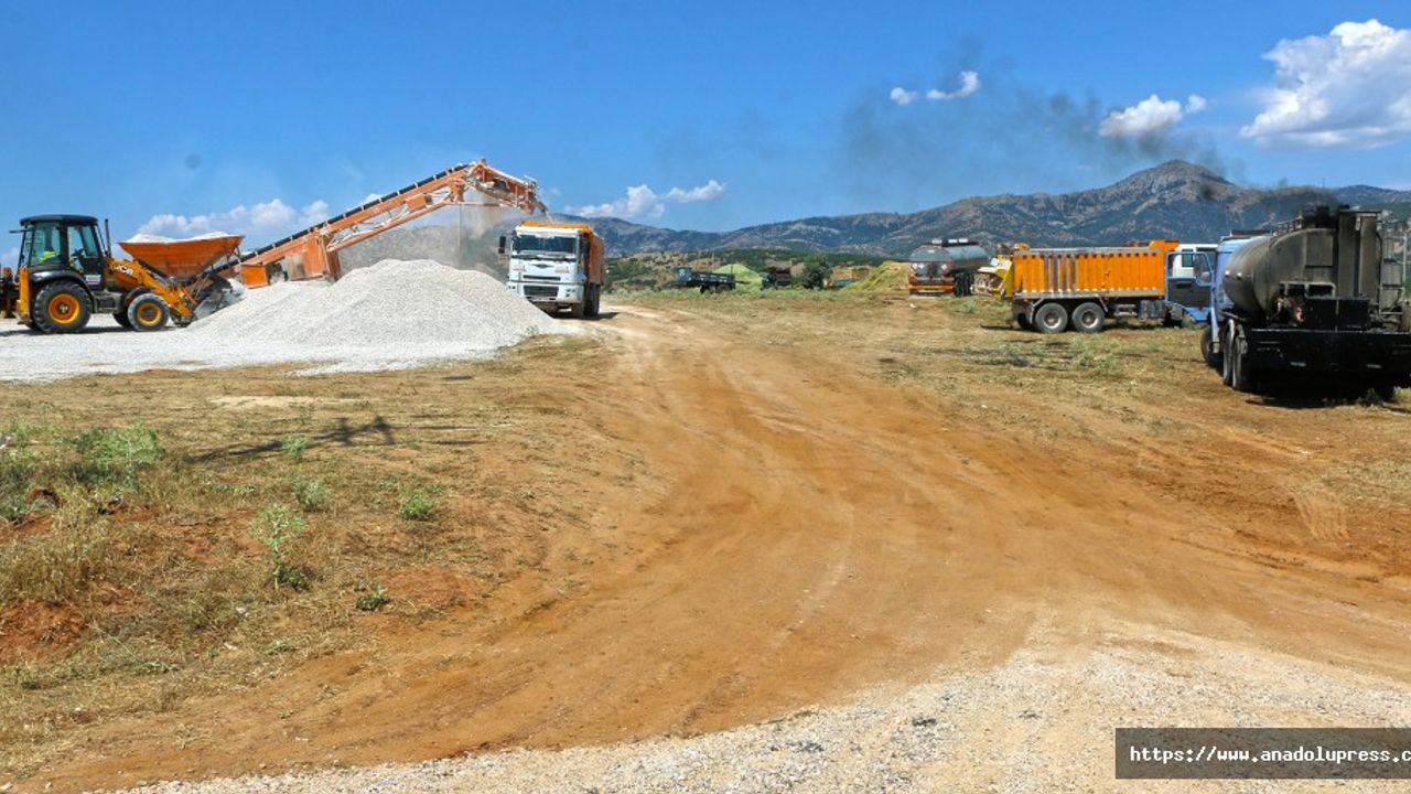 Göksun’da 6 mahallenin 60 kilometrelik yolu yenileniyor