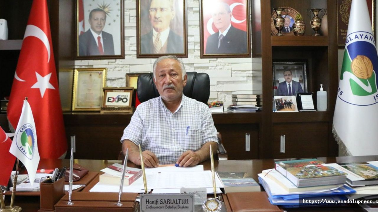 Büyükşehir Çağlayancerit’te Yeni Yol Açıyor