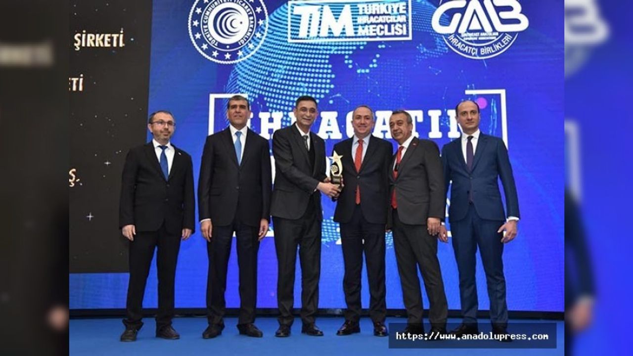 MST Constructıon Equıpment Yatırım A.Ş, ve Başak Traktör’e ödül verildi