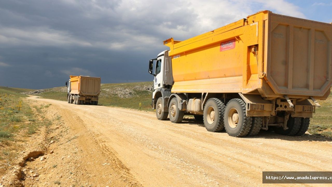 Afşin’de Kırsal Mahalle Yolları Büyükşehir’le Yenileniyor