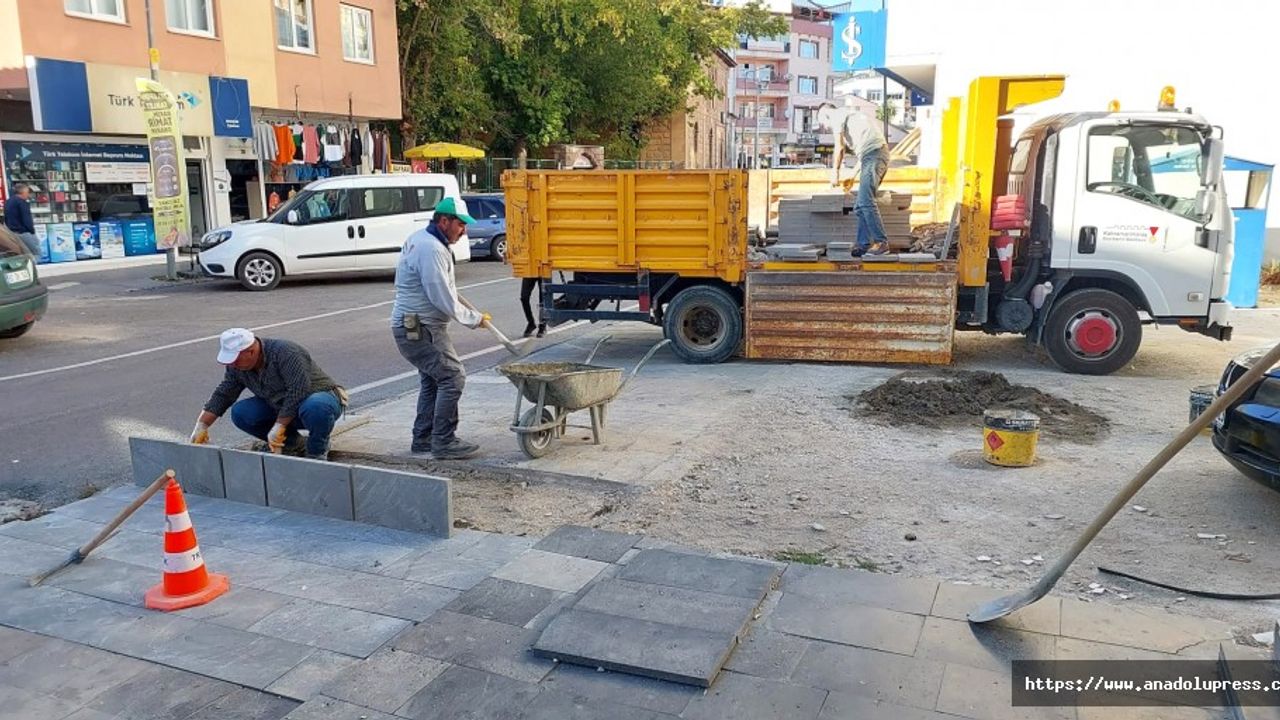 Göksun’un En İşlek Arterinde Yollar Yenilendi