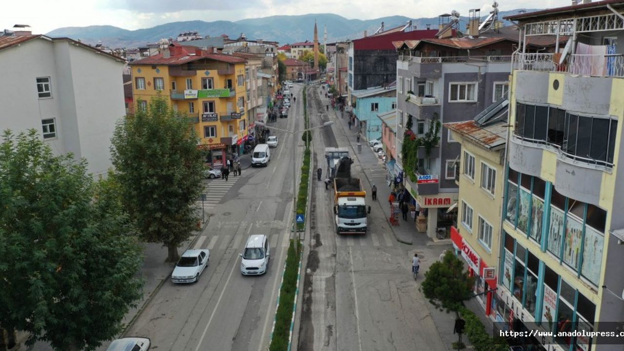 Göksun’un Merkez Bulvarı Büyükşehir’le Güzelleşiyor