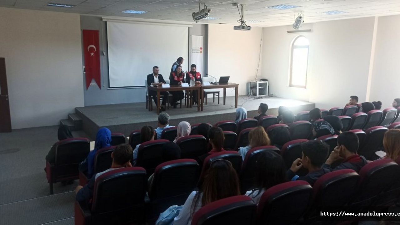 Kariyer Basamaklarına İlk Adım Millet Konakları’nda Atılıyor