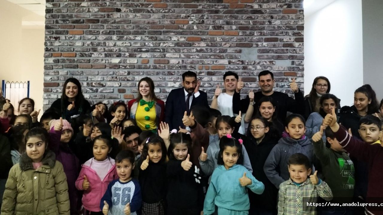 Sahne Maraş Ekinözü’nde Minikler İçin Sahne Aldı
