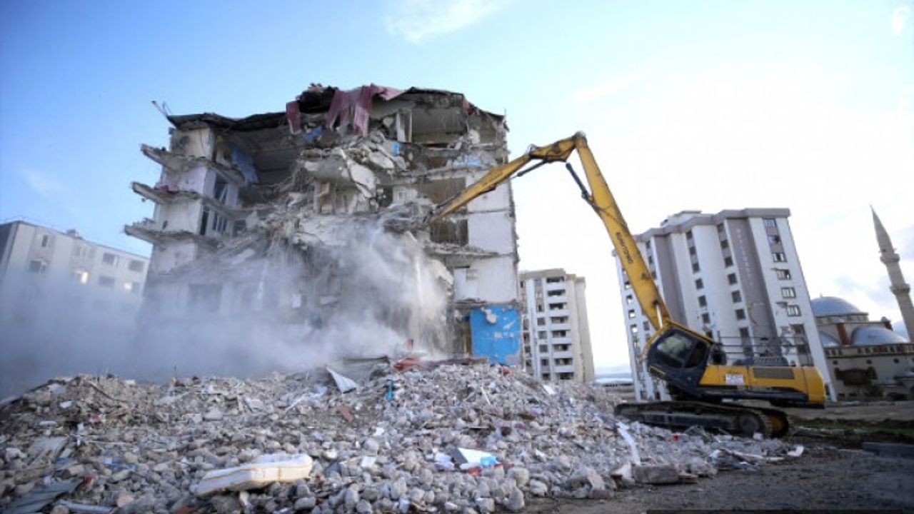 Kahramanmaraş merkezli depremlerde hayatını kaybedenlerin sayısı 49 bin 589'a yükseldi