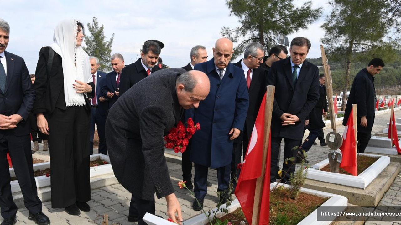 Başkan Güngör, KKTC Cumhurbaşkanı Tatar ile Kapıçam Mezarlığı’nı Ziyaret Etti