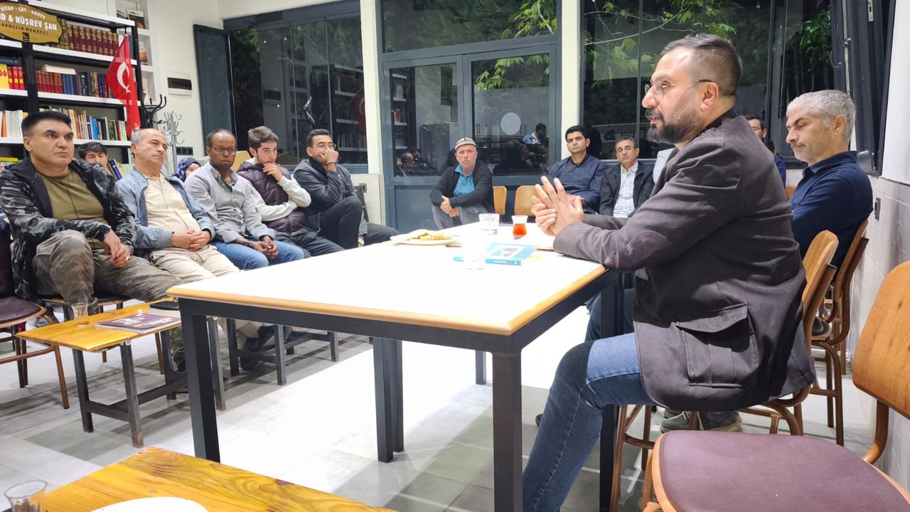 TYB Kahramanmaraş Şubesi “Batılılaşma İhaneti’ni Yeniden Okumak” Programı Düzenledi