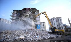 Kahramanmaraş merkezli depremlerde hayatını kaybedenlerin sayısı 49 bin 589'a yükseldi
