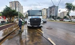 Kahramanmaraş’ta çamurla kaplanan yollar temizlendi!