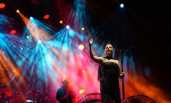 Merve Özbey Kahramanmaraş’ta sahneye damga vurdu!