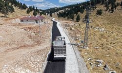 Göksun Kırsalında Konforlu Ulaşım İçin Büyükşehir Görev Başında!