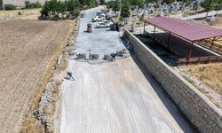 Büyükşehir’den Elbistan Kırsalına 5 Bin Metrekarelik Kilit Parke!