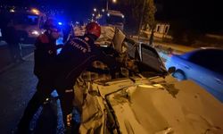 Kahramanmaraş’ta tıra arkadan çarpan otomobil paramparça oldu: 1 yaralı