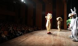 Çocuklar Büyükşehir’in Tiyatrosuyla eğlendi!