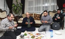 Başkan Akpınar Sümer Mahallesi’nde İftar Sofrasına Konuk Oldu!