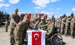 Gözyaşları Gurur İçin Aktı: Özel Askerlerin Terhis Mutluluğu