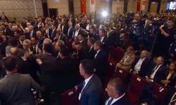 Türkiye Belediyeler Birliği Meclis Toplantısı’nda Arbede! Başkan Görgel’in Üzerine Yürüdüler