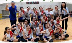 Onikişubat Belediyespor Midi Kız Voleybol Takımı Türkiye Şampiyonası Yolunda