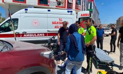 Kahramanmaraş’ta Elektrikli Araç Park Halindeki Otomobile Çarptı: 2 Yaralı