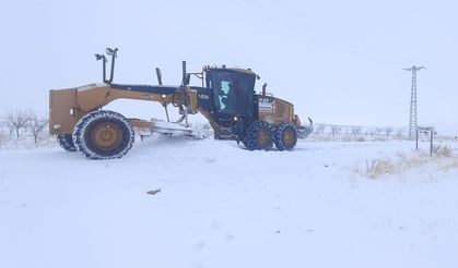Kuzey İlçelerde Karla Mücadele Aralıksız Sürüyor