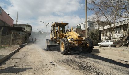 Büyükşehir’den Kuddusi Baba ve Trabzon Bulvarlarında Asfalt Çalışması