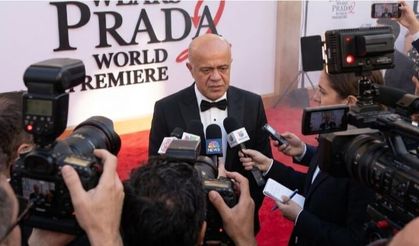 Ünlü magazinci Habib Aytekin’den New York çıkarması! Tarzı ve esprileriyle geceye damga vurdu