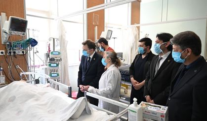 AK Parti Genel Başkan Yardımcısı Yerebakan, KSÜ’de Yaralıları Ziyaret Etti!