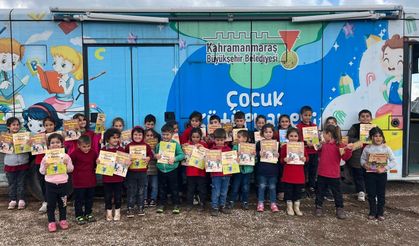 Büyükşehir’in Mobil Kütüphanesi Yüzlerce Çocuğa Ulaştı!