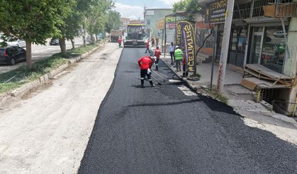 Büyükşehir, Dulkadiroğlu’nda Şeyh Şamil ve Vezir Hoca Bulvarlarını Sıcak Asfaltla Buluşturuyor!