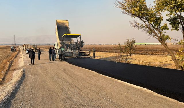 Elbistan’ın 4 Mahallesinde yol yenileme çalışması başladı!