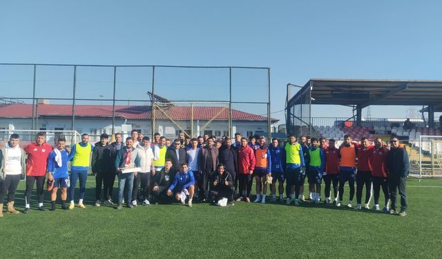 Kahramanmaraş Edeler Taraftarlar Derneği'nden İstiklalspor'a Tatlı Doping