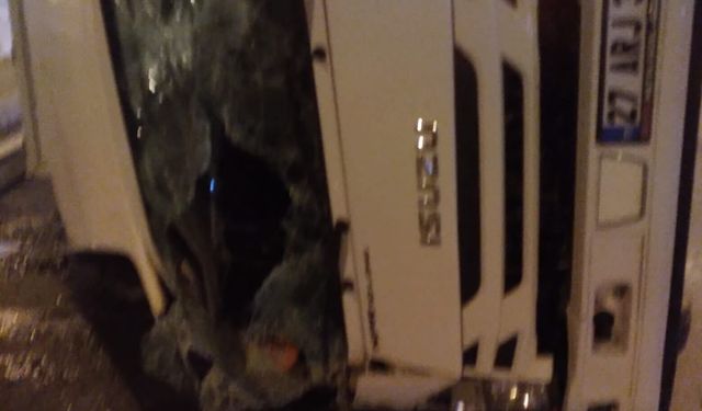Kahramanmaraş’ta kamyon ile otomobil çarpıştı! Bir yaralı!