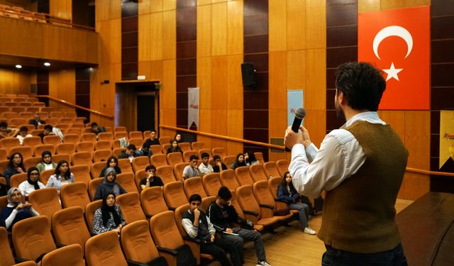 Genç Fikirler, Münazara Sahnesinde Hünerlerini Sergilemeye Hazırlanıyor