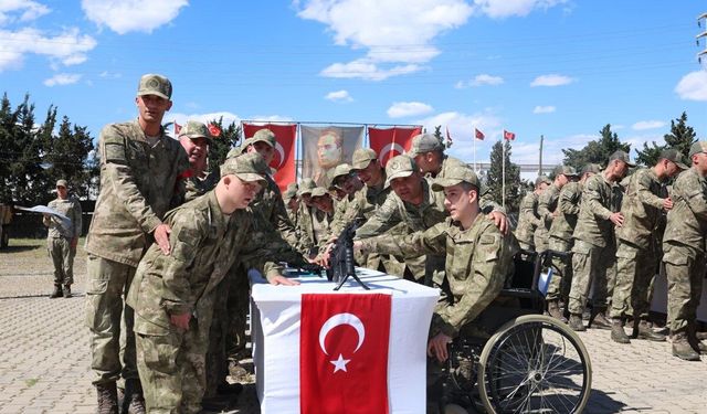 Gözyaşları Gurur İçin Aktı: Özel Askerlerin Terhis Mutluluğu