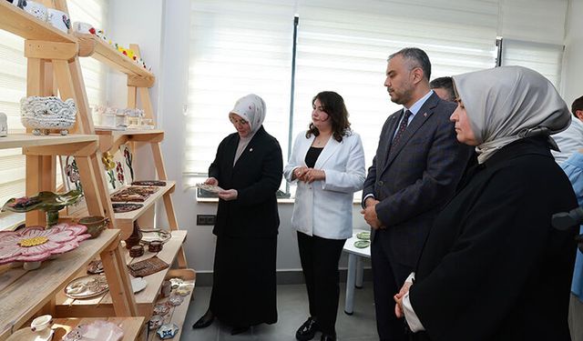 Onikişubat Belediyesi Kadın Emeği Seramik Atölyesi’nin eserleri görücüye çıktı!