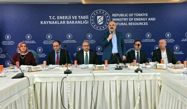 Afşinbey Eğitim Vakfı'ndan Ankara'daki Öğrencilere Kariyer ve Burs Desteği